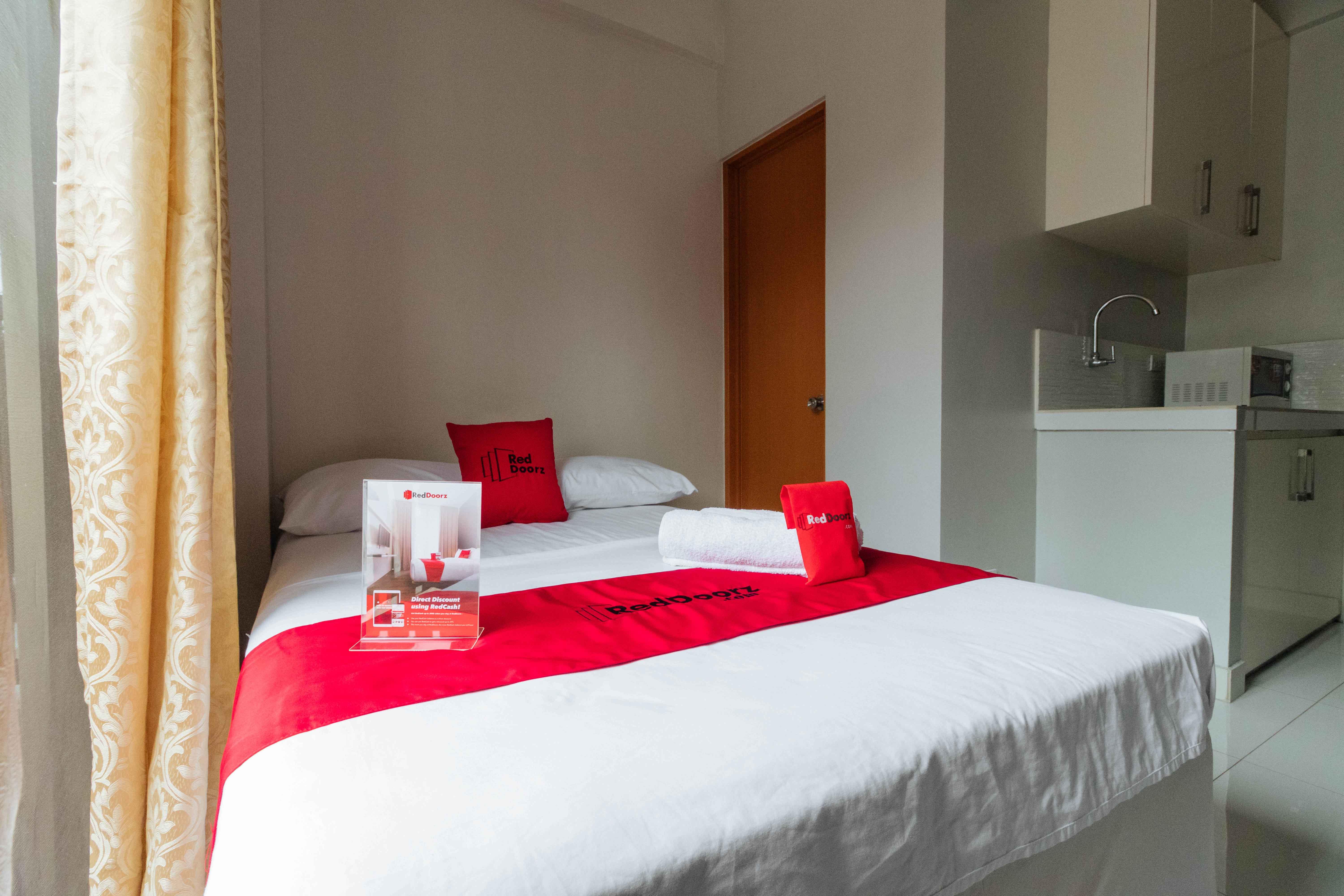 Hotel RedDoorz near NAIA Terminal 1 Paranaque City Esterno foto