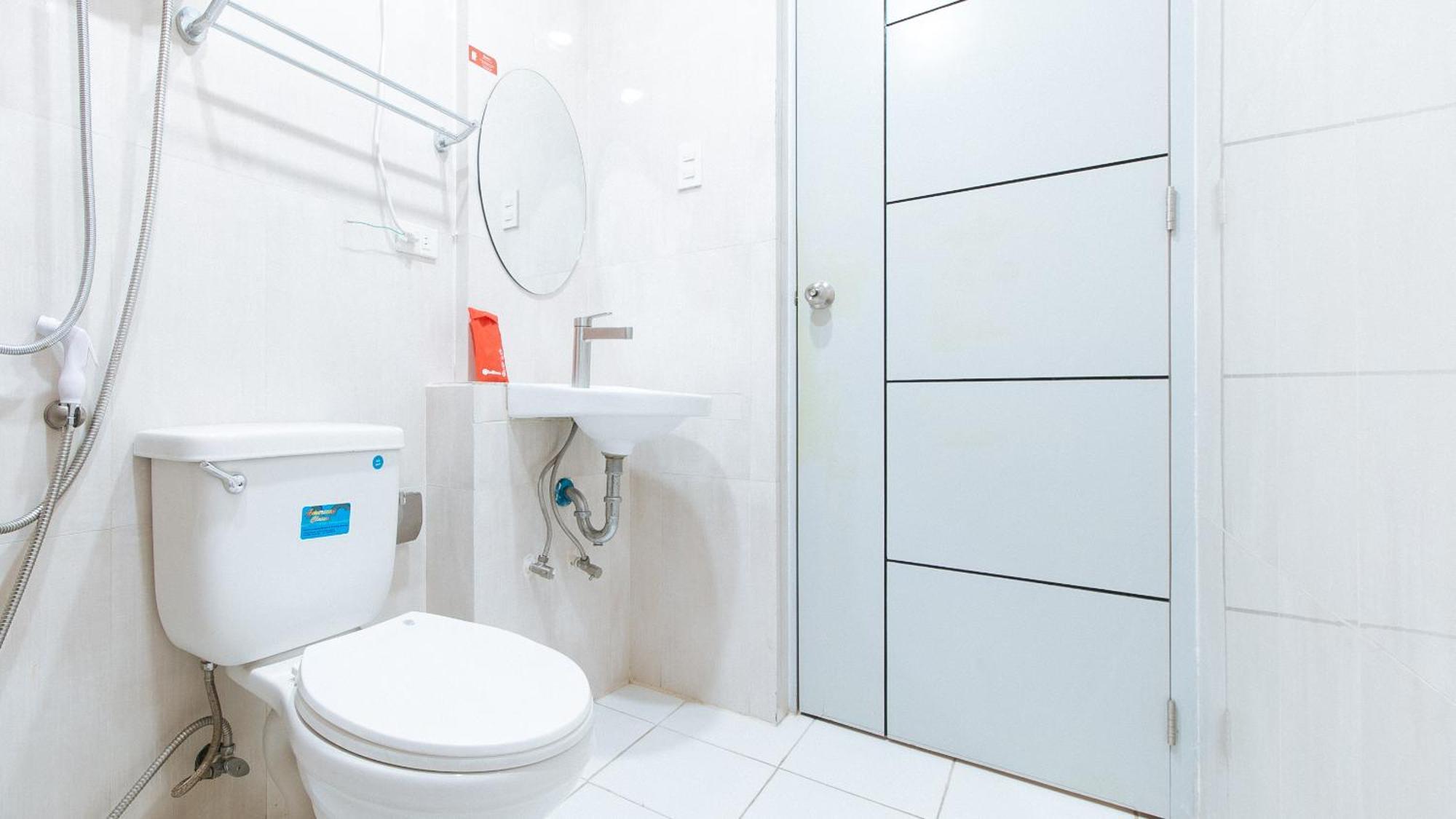 Hotel RedDoorz near NAIA Terminal 1 Paranaque City Esterno foto