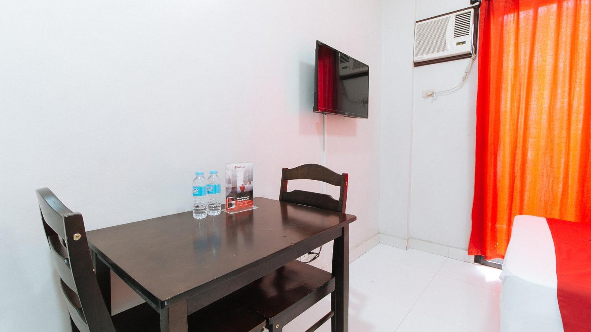Hotel RedDoorz near NAIA Terminal 1 Paranaque City Esterno foto