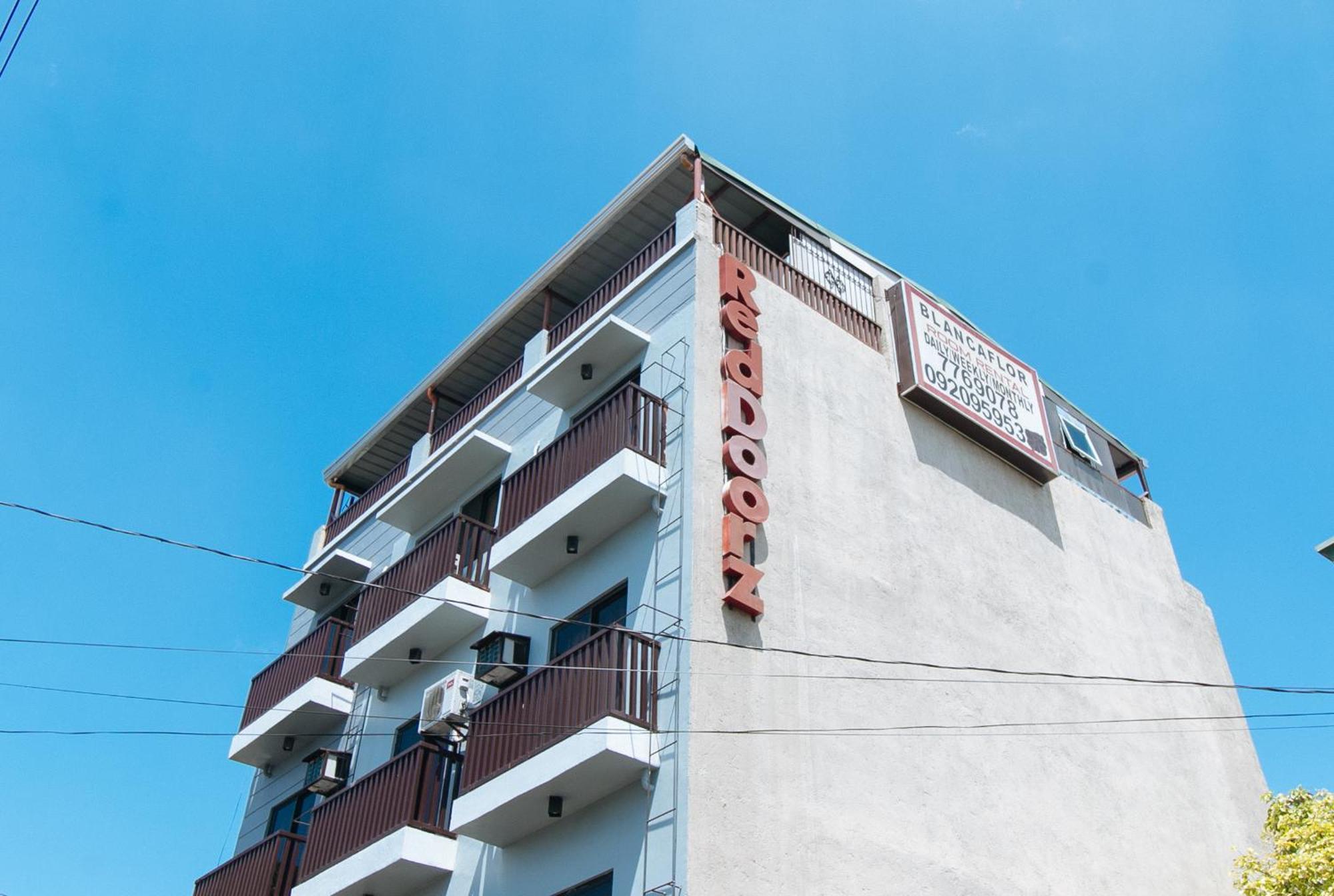 Hotel RedDoorz near NAIA Terminal 1 Paranaque City Esterno foto