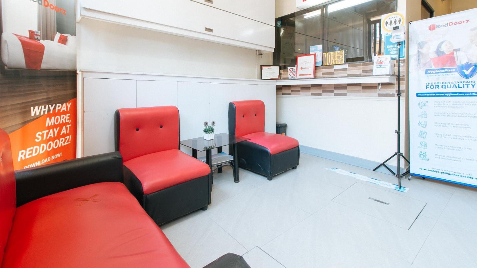 Hotel RedDoorz near NAIA Terminal 1 Paranaque City Esterno foto