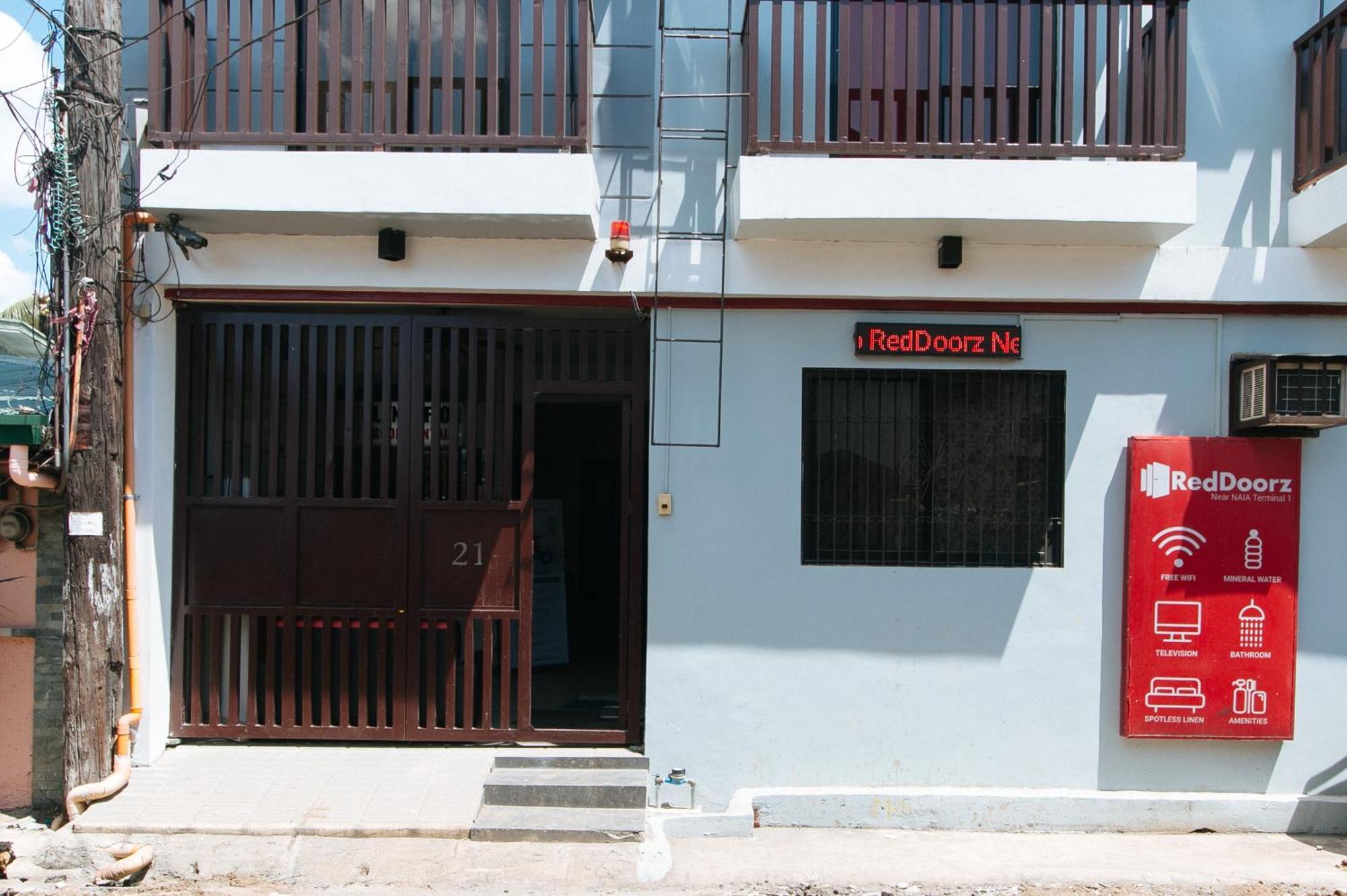 Hotel RedDoorz near NAIA Terminal 1 Paranaque City Esterno foto